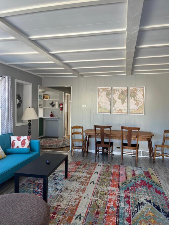 Rustic 2 Bedroom Boho Apartment Laramie Exterior foto